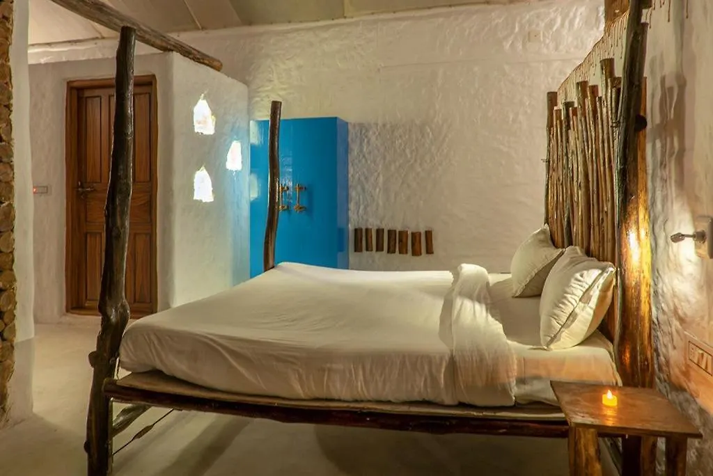 Deshadan Eco Valley Resort - An Eco Friendly Mud House Kanthalloor